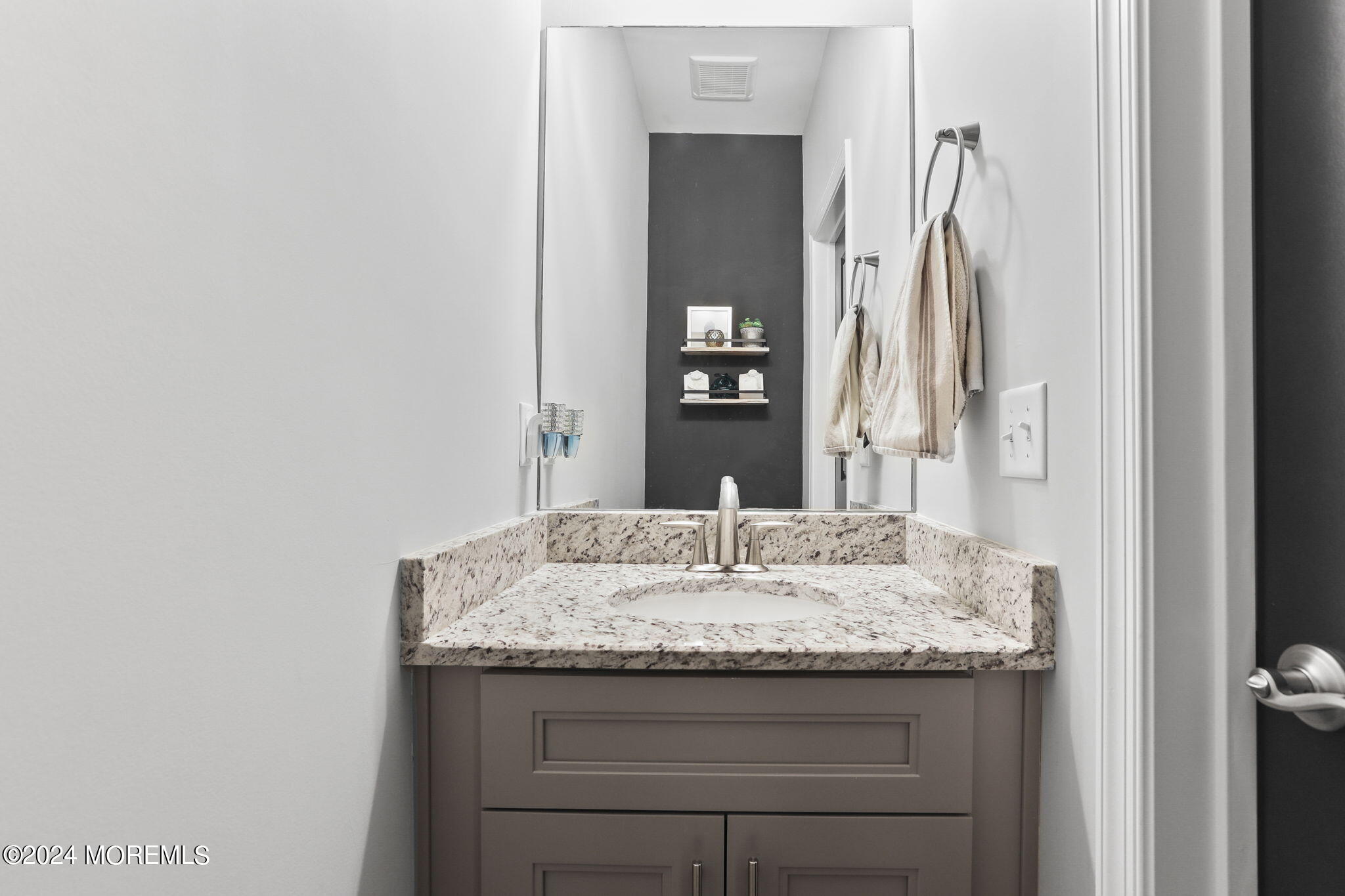 206 Discovery Road Brick, NJ 08723 - Photo 23 of 40 Level 2 Bath