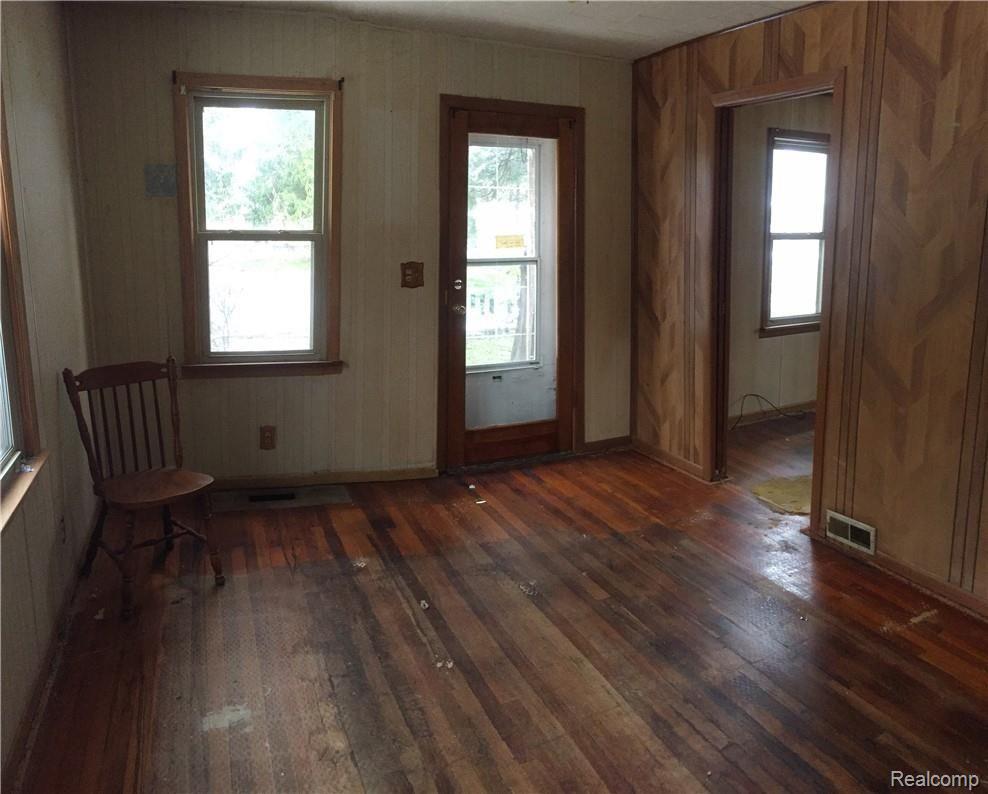 2905 Emmons Avenue Rochester, MI 48307 - Photo 6 of 12 5a.jpg