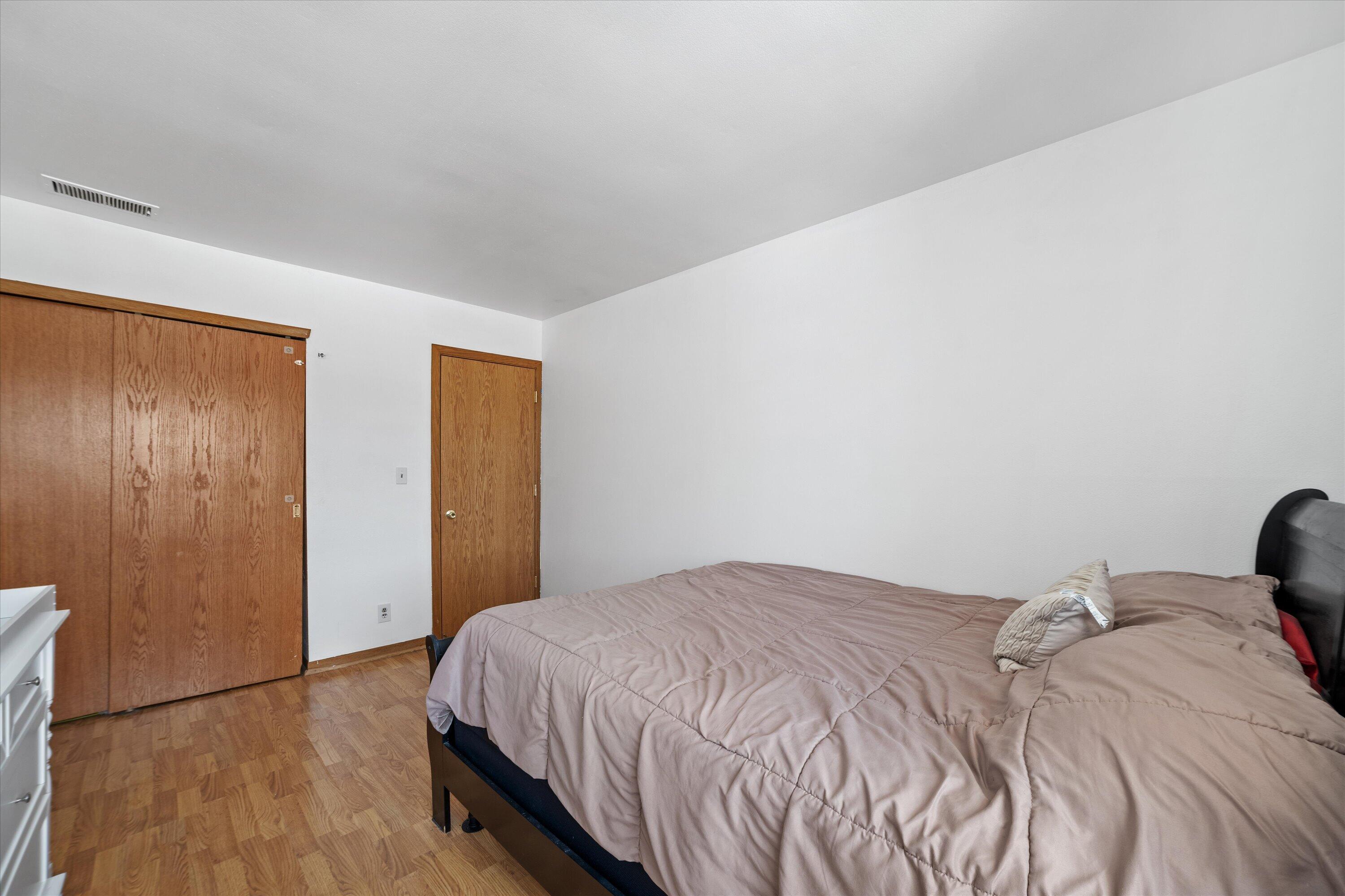 6378 South 20th Street Milwaukee, WI 53221 - Photo 13 of 17 24-P1294320