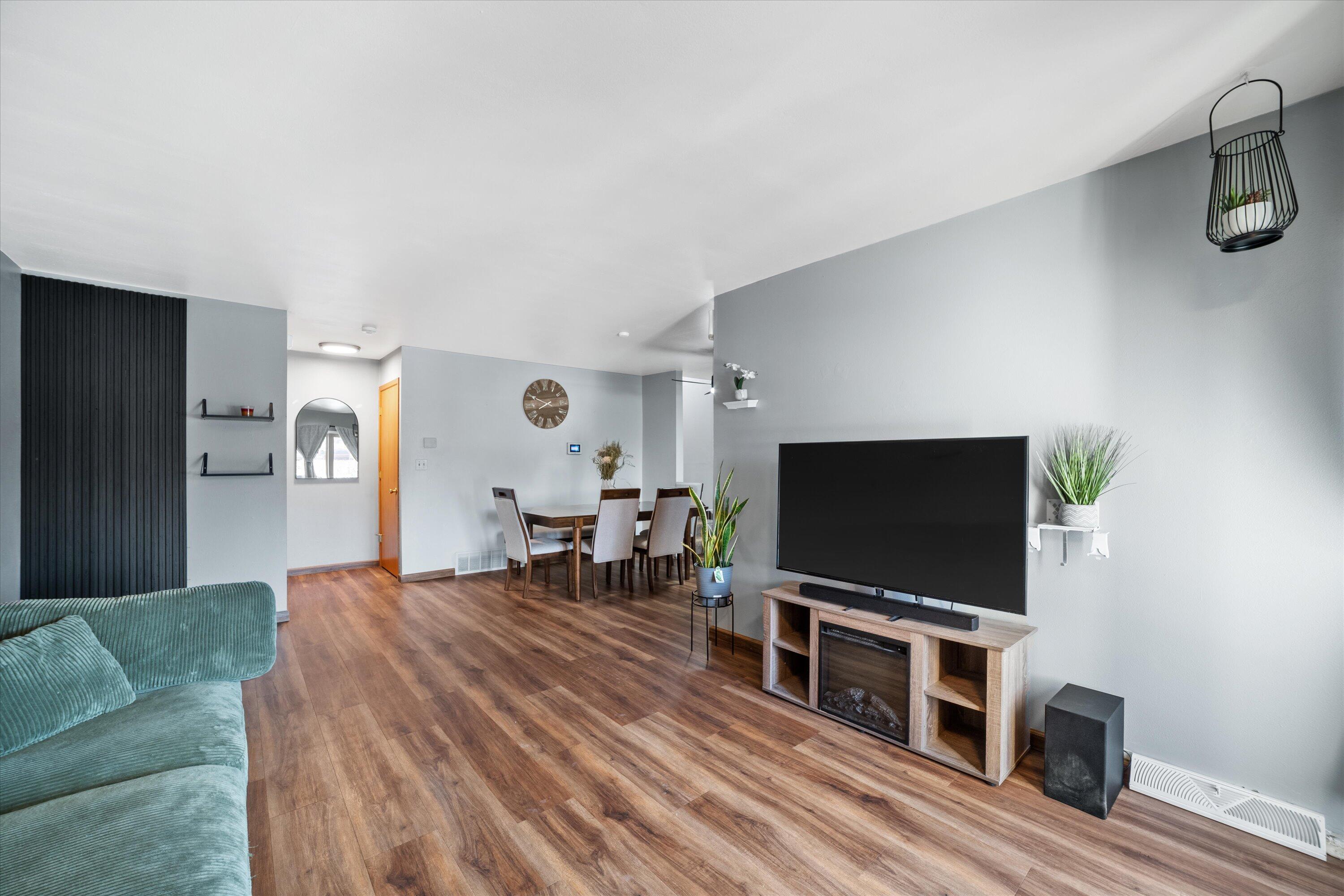 6378 South 20th Street Milwaukee, WI 53221 - Photo 4 of 17 02-P1294107