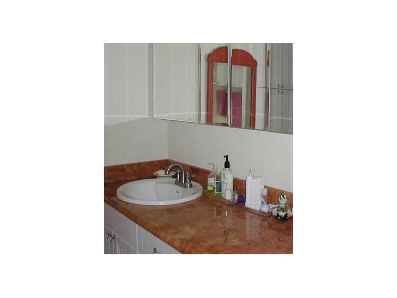 464 River Road Woolwich, ME 04579 - Photo 13 of 20 Bathroom.