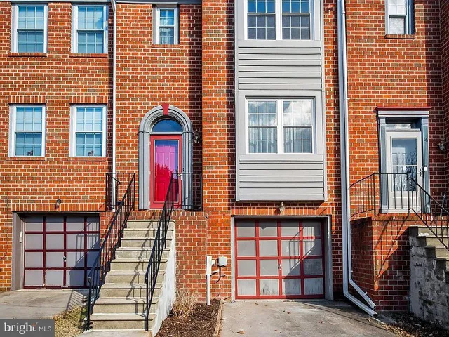 $300,000 | 4 Sundown Court, Baltimore, MD 21206