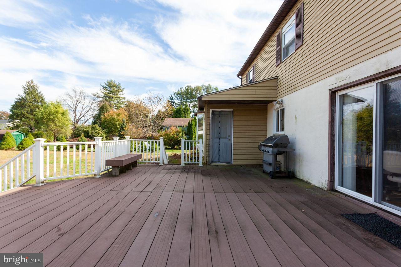 901 West County Line Road Warminster, PA 18974 - Photo 12 of 14 deck