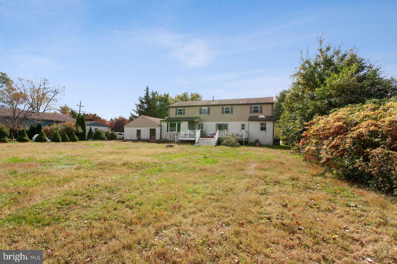 901 West County Line Road Warminster, PA 18974 - Photo 14 of 14 full backyard