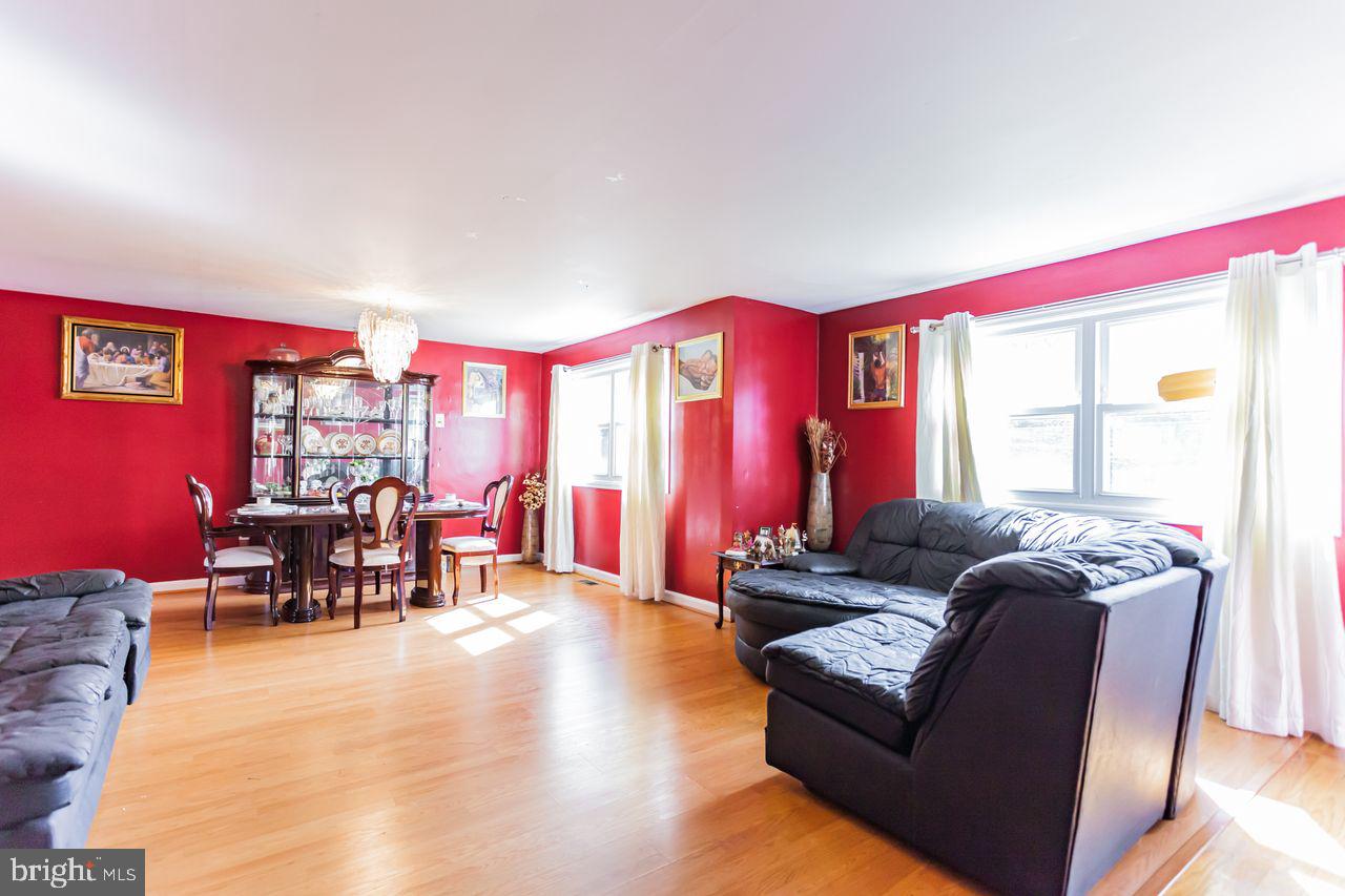 901 West County Line Road Warminster, PA 18974 - Photo 4 of 14 formal dining room/ living room