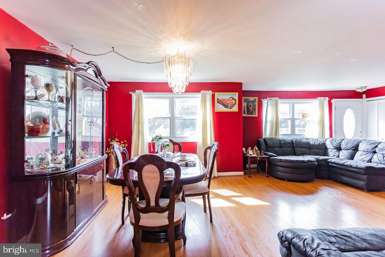 901 West County Line Road Warminster, PA 18974 - Photo 5 of 14 formal dining room/ living room