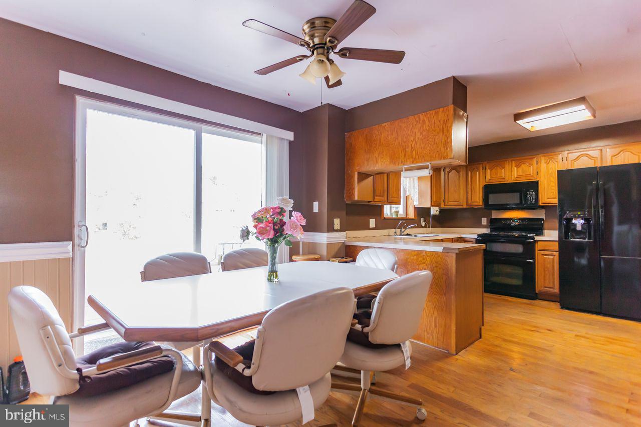 901 West County Line Road Warminster, PA 18974 - Photo 8 of 14 breakfast nook