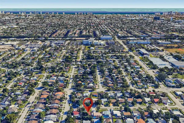 $3,300 | 5655 Northeast 5th Terrace, Oakland Park, FL 33334