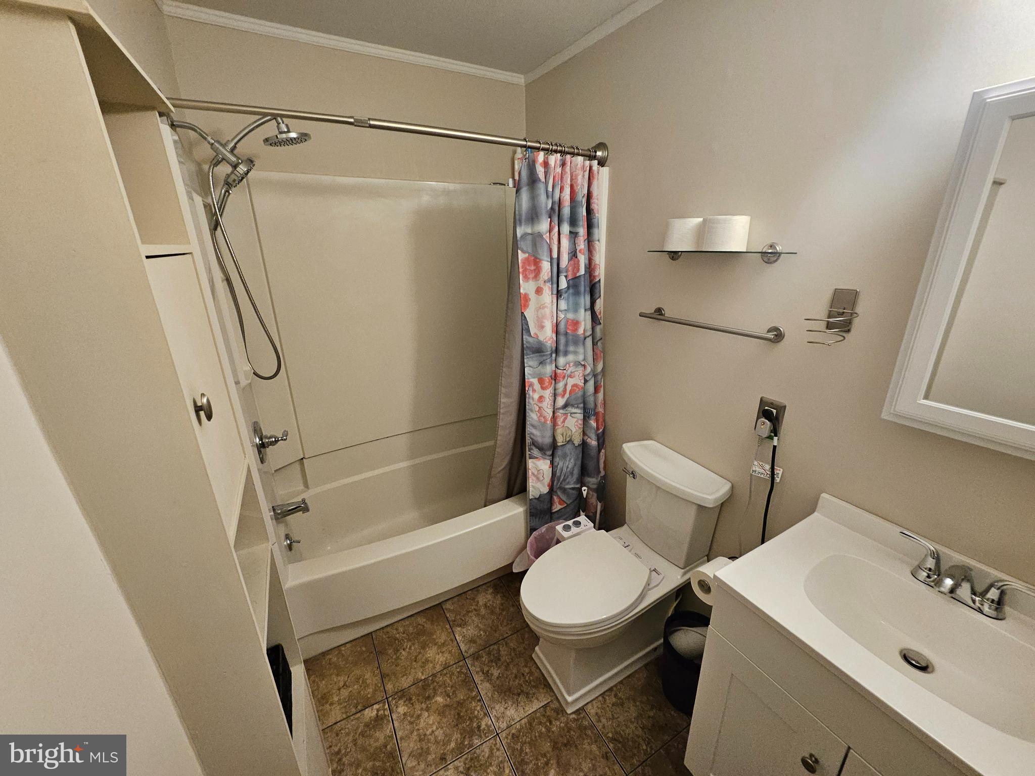 15505 Maple Drive Accokeek, MD 20607 - Photo 11 of 24 Main Bath