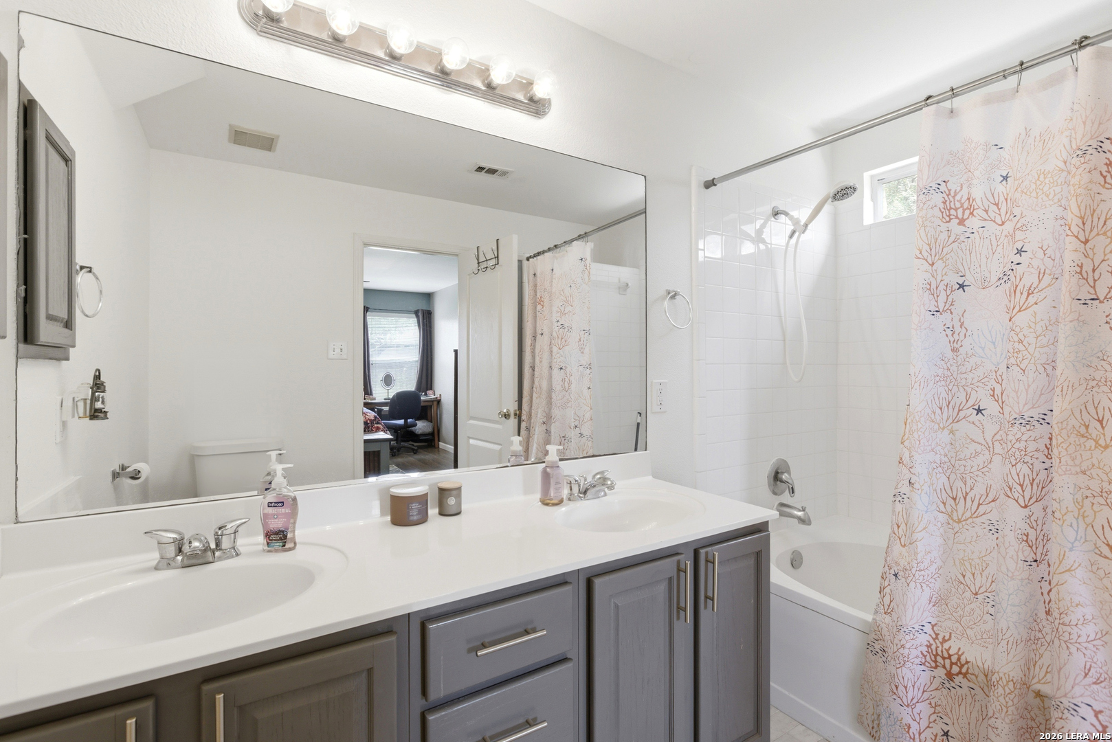426 Bridle Ridge San Antonio, TX 78227 - Photo 14 of 33