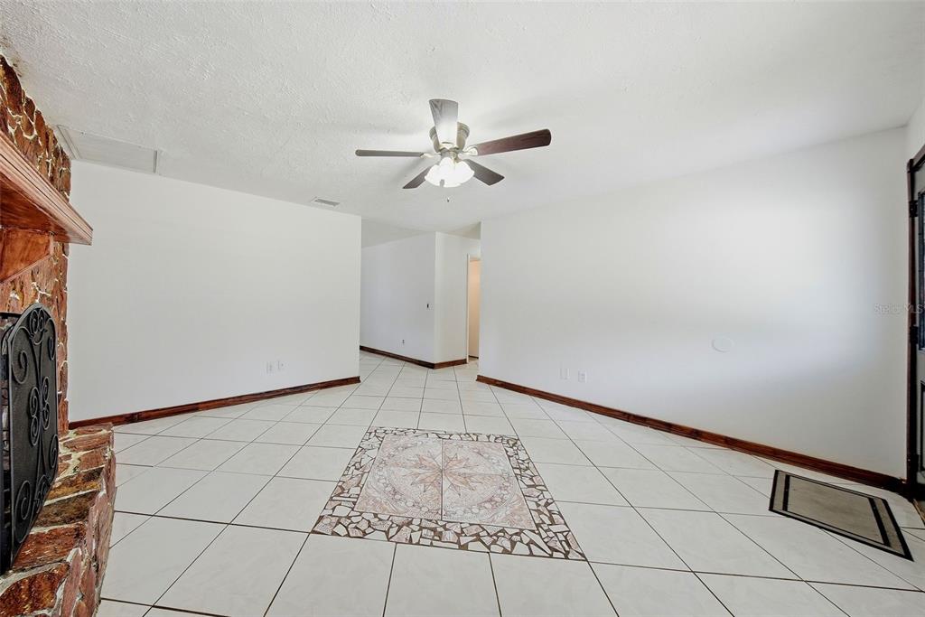 5020 Pine Street Seffner, FL 33584 - Photo 8 of 42