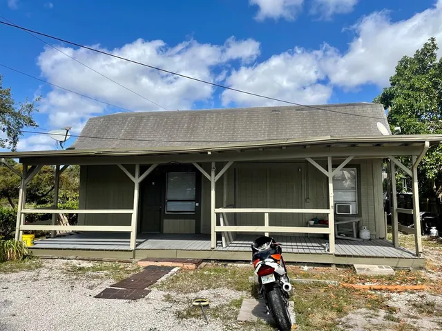 $1,400 | 1521 North 59th Terrace, Unit D, Hollywood, FL 33021