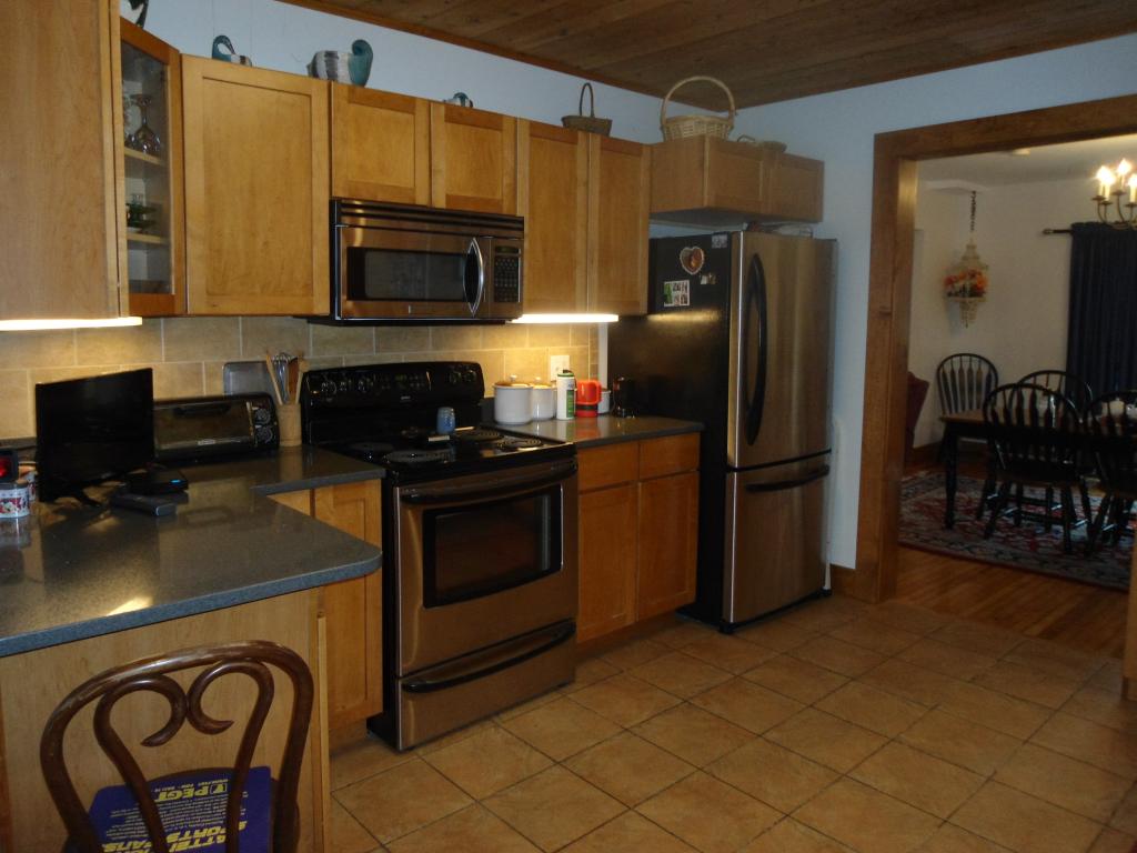 137 Lincoln Avenue Rutland, VT 05701 - Photo 2 of 20