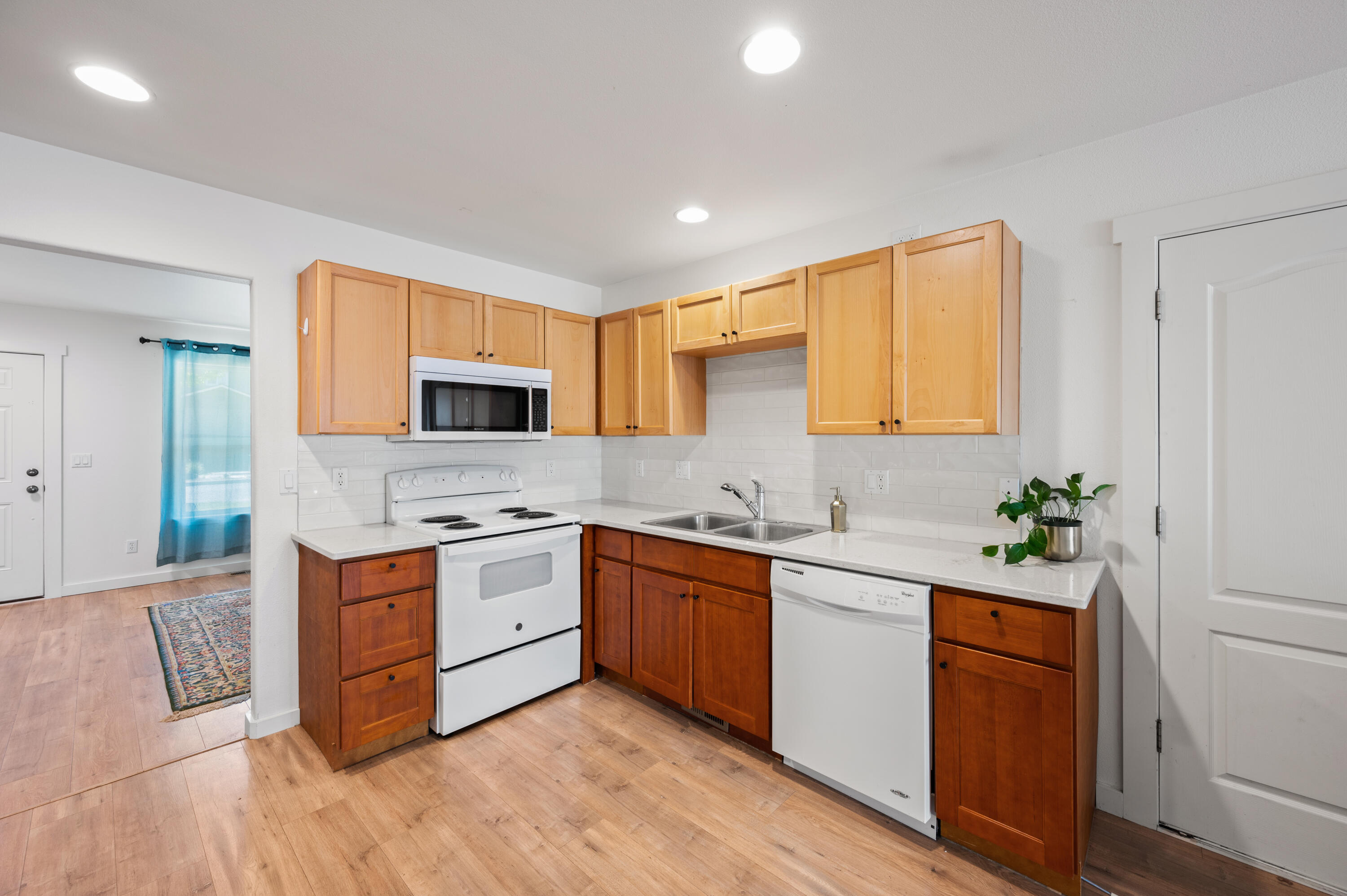3120 Northeast Wells Acres Road Bend, OR 97701 - Photo 12 of 25 Appliances Included