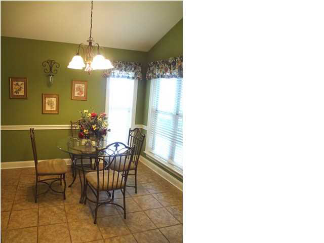 318 Kings Ridge Circle Brandon, MS 39047 - Photo 3 of 24 The kitchen eating area .