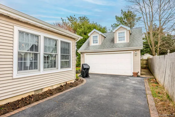 $629,000 | 39 Bayview Avenue, Bayport, NY 11705