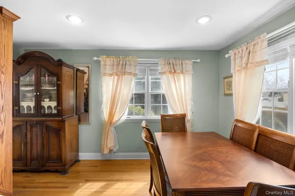 $629,000 | 39 Bayview Avenue, Bayport, NY 11705