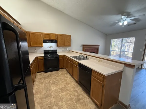 $1,900 | 235 Whirlwind Court, College Park, GA 30349