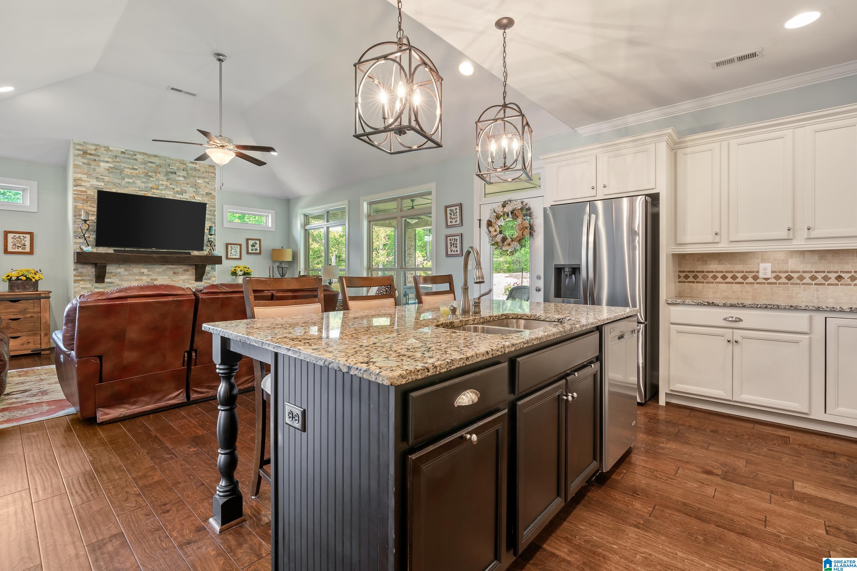 533 Kirkwall Circle Pelham, AL 35124 - Photo 11 of 59