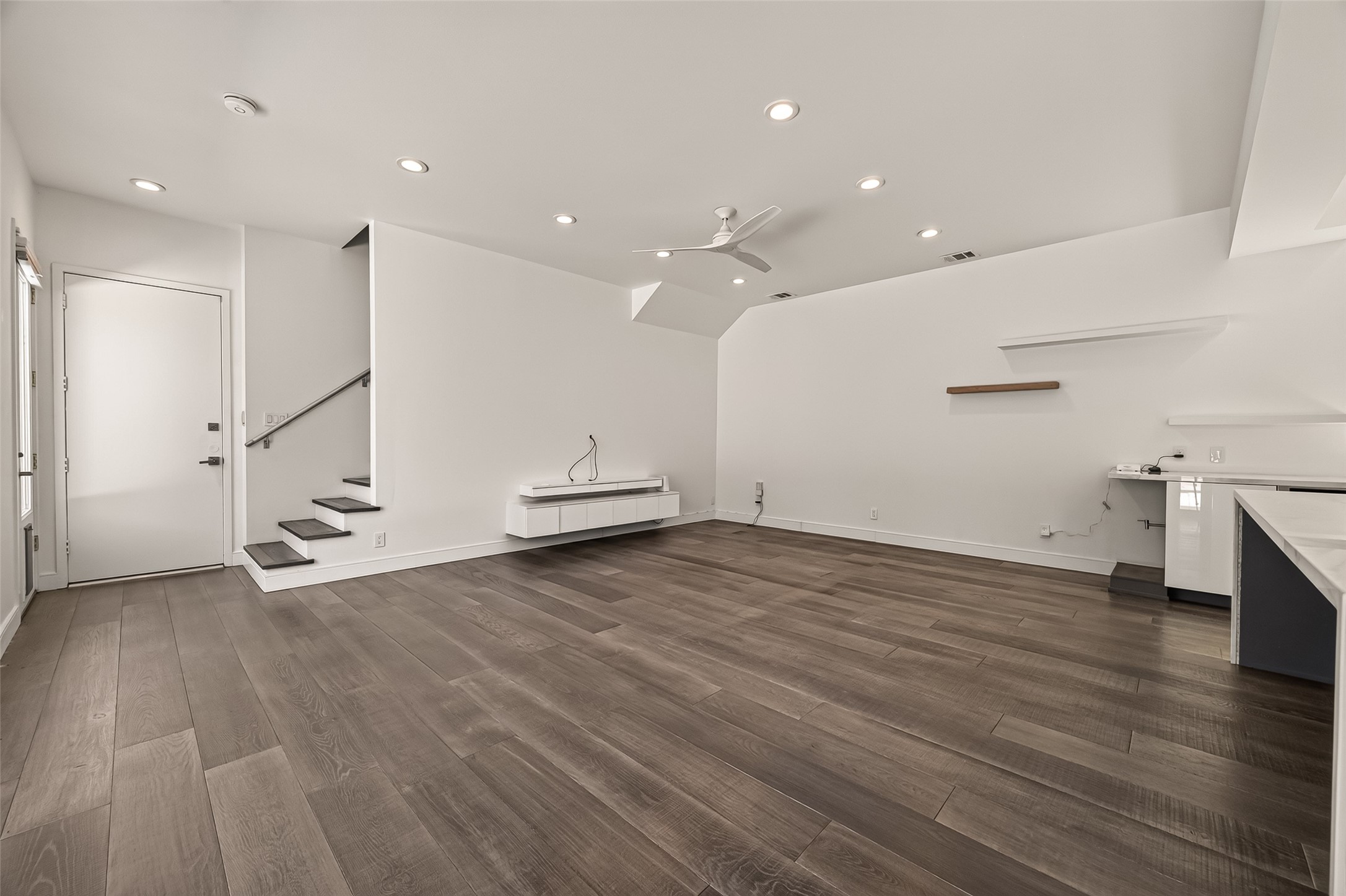 2114 Wroxton Road Houston, TX 77005 - Photo 13 of 50 Family room