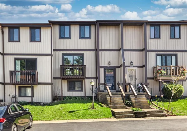 $230,000 | 104 Bellwood Court, Cranberry Township, PA 16066