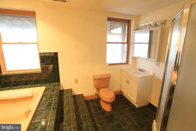3904 Harrison Road Beltsville, MD 20705 - Photo 12 of 15 Bath