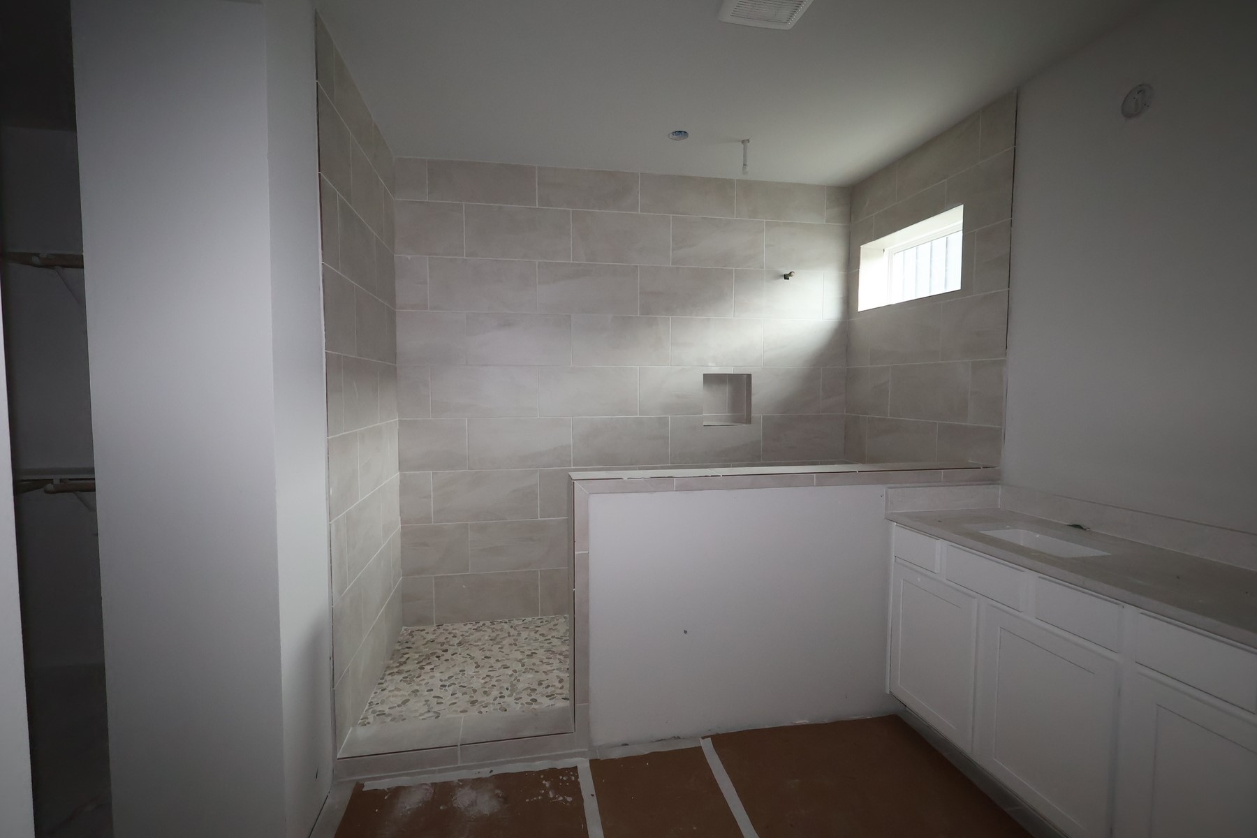 5519 Bonfire Alley Manvel, TX 77578 - Photo 8 of 21 a bathroom with a sink a toilet and shower