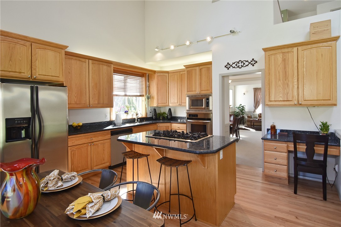 331 240th Street Southwest Bothell, WA 98021 - Photo 6 of 25