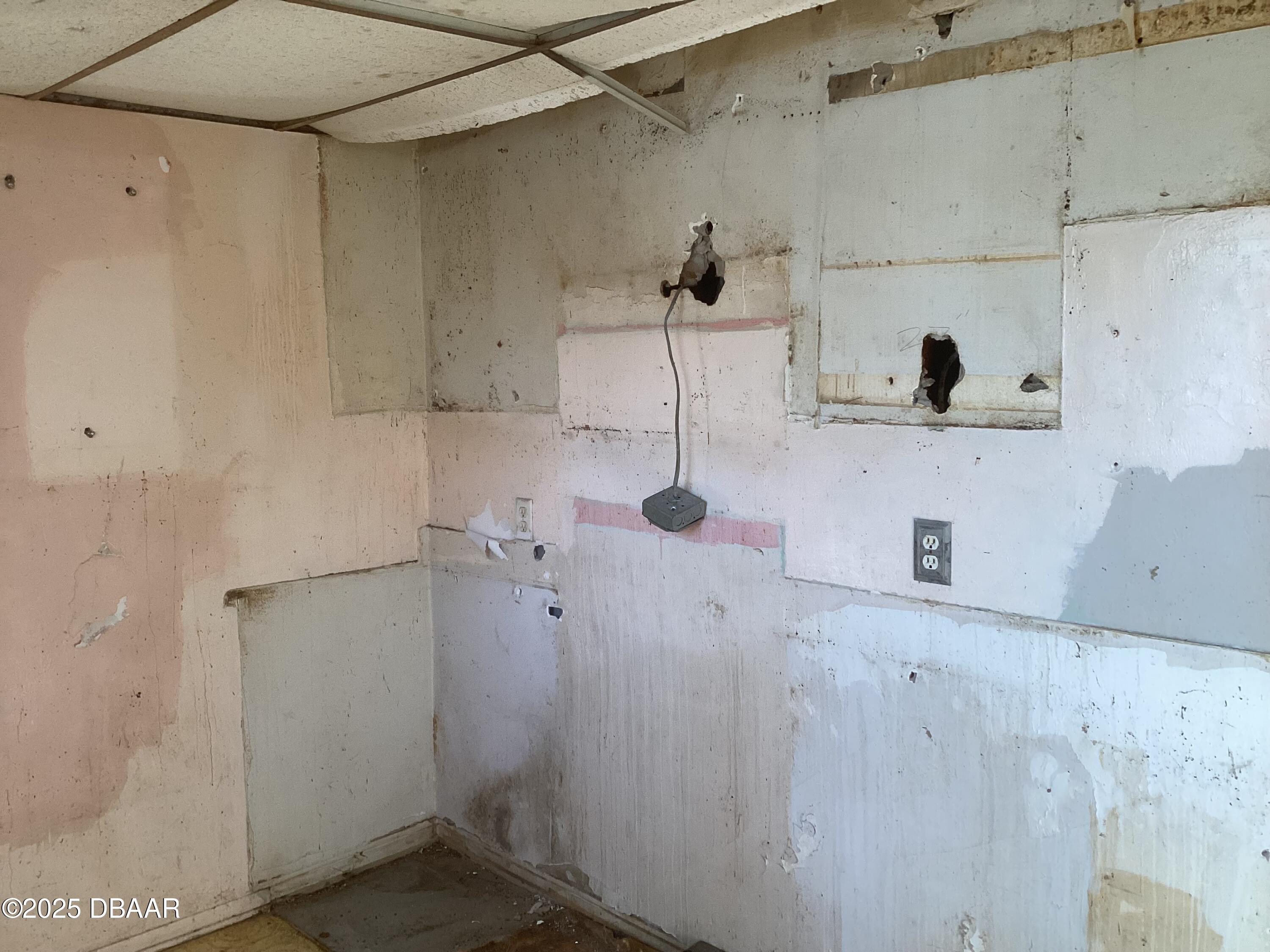 142 Holland Road Ormond Beach, FL 32176 - Photo 14 of 15 a bathroom with a shower