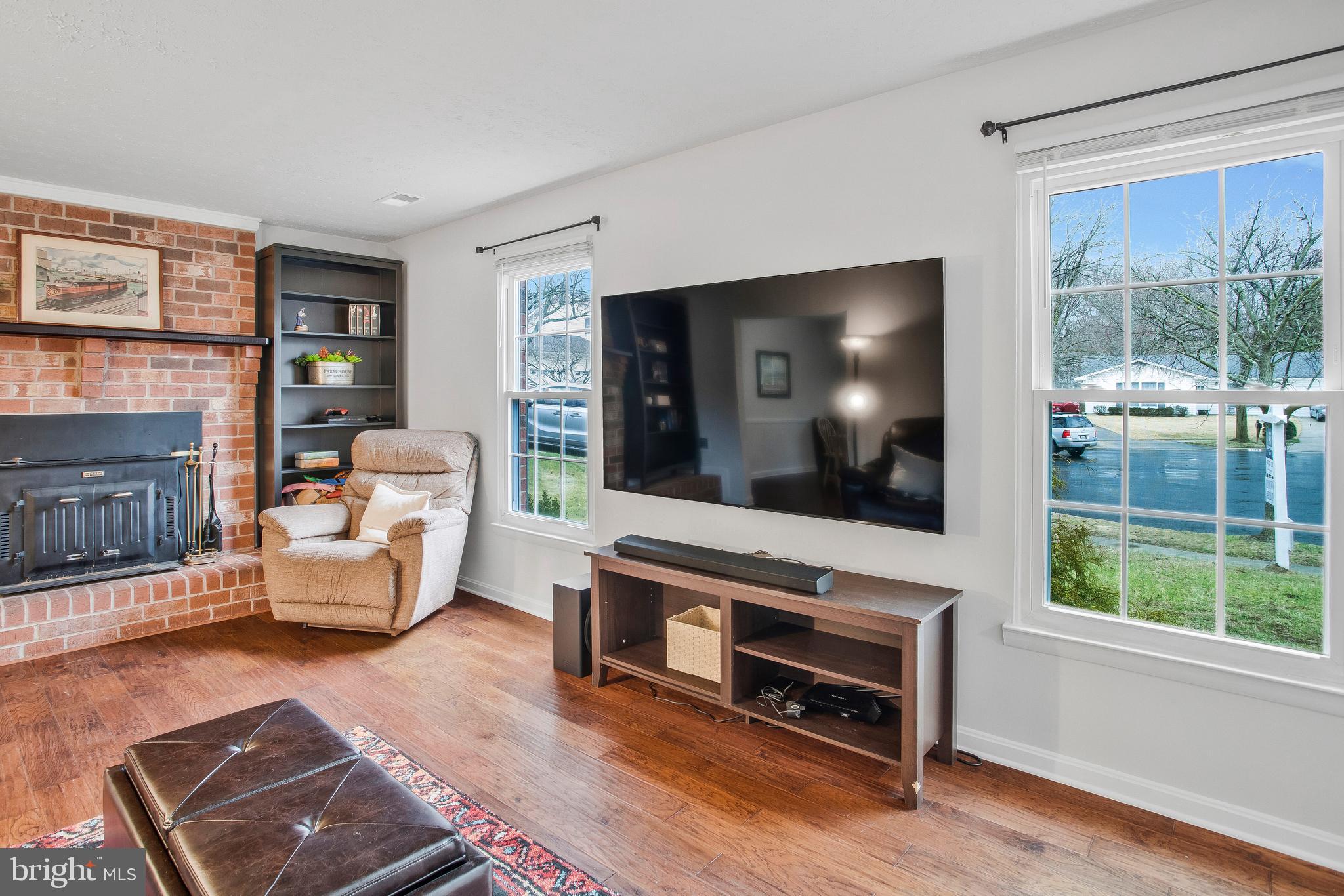 1804 Montreal Road Severn, MD 21144 - Photo 6 of 37 Living Room