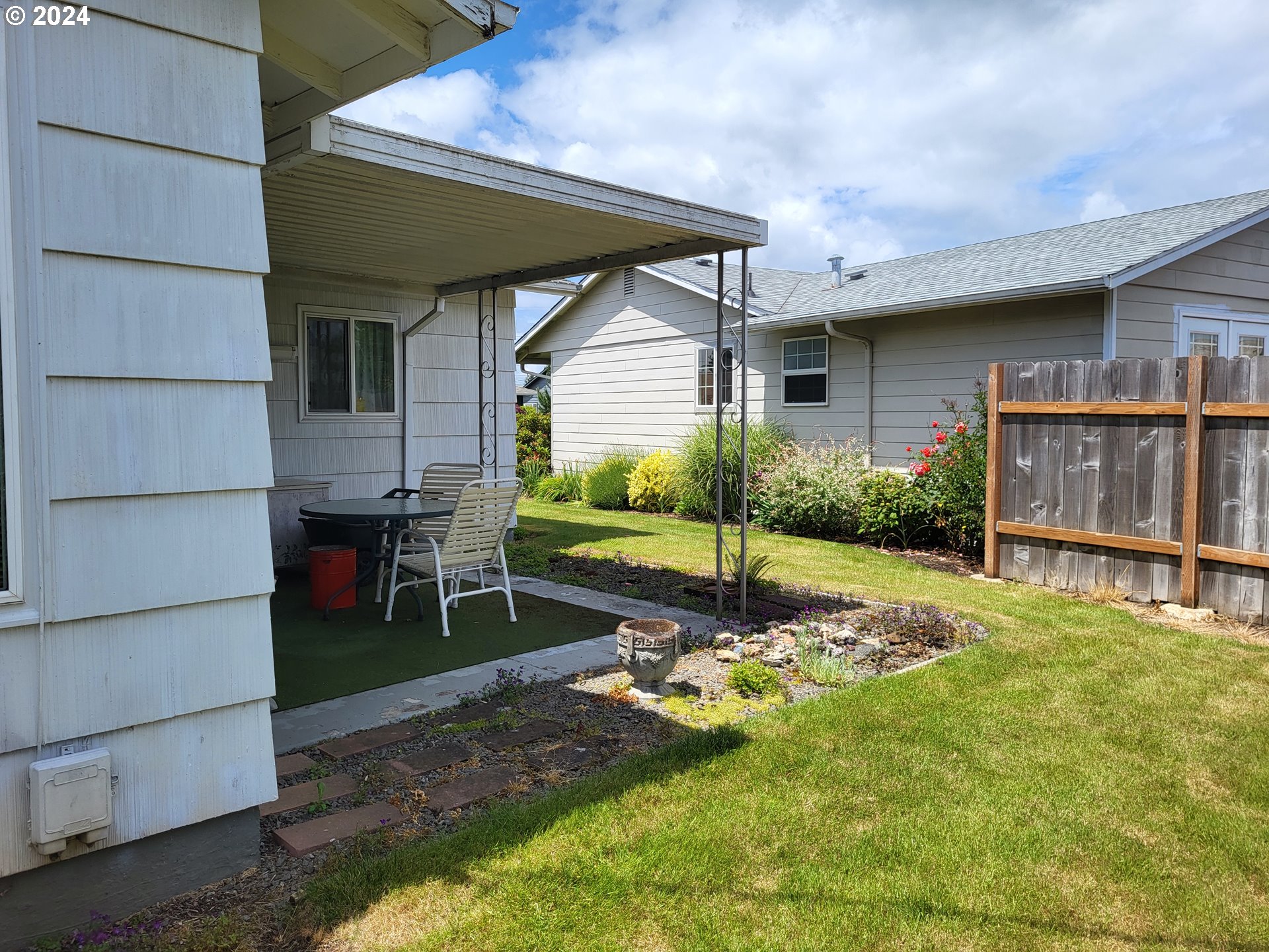 1440 Thompson Road Woodburn, OR 97071 - Photo 22 of 26 Covered Patio