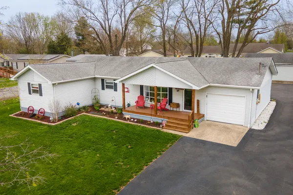 $230,000 | 7500 Highway 37, Marion, IL 62959