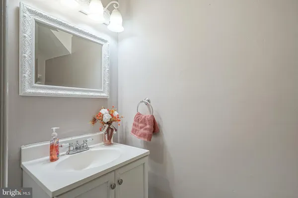 $195,000 | 11 Dover Court, Unit B39, Clementon, NJ 08021