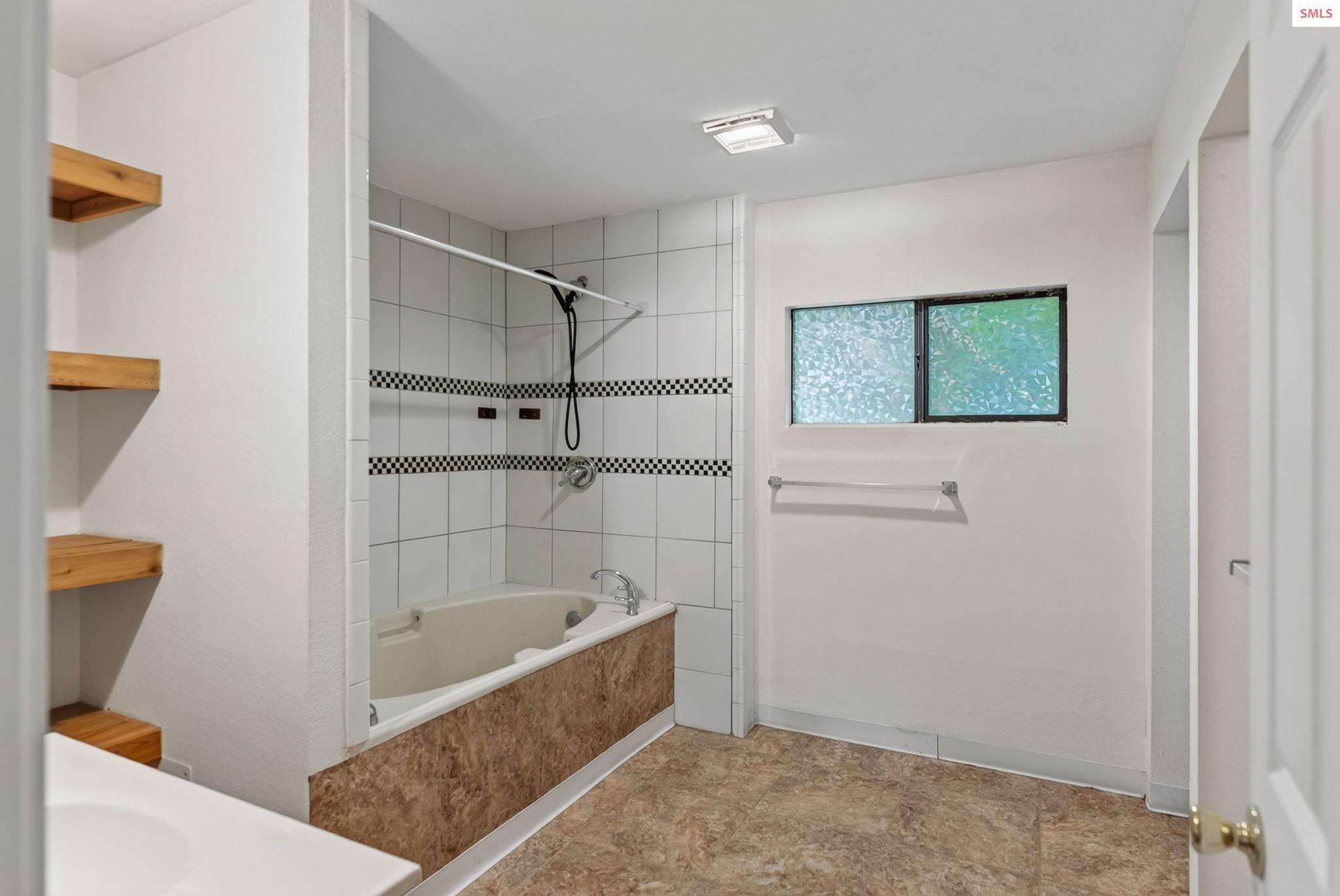 2298 Selkirk Road Sandpoint, ID 83864 - Photo 43 of 49 Gallery Image 43