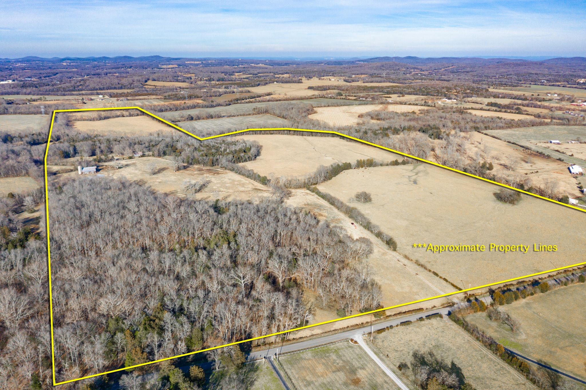 742 Webb Road Eagleville, TN 37060 - Photo 2 of 34 a view of an ocean and beach