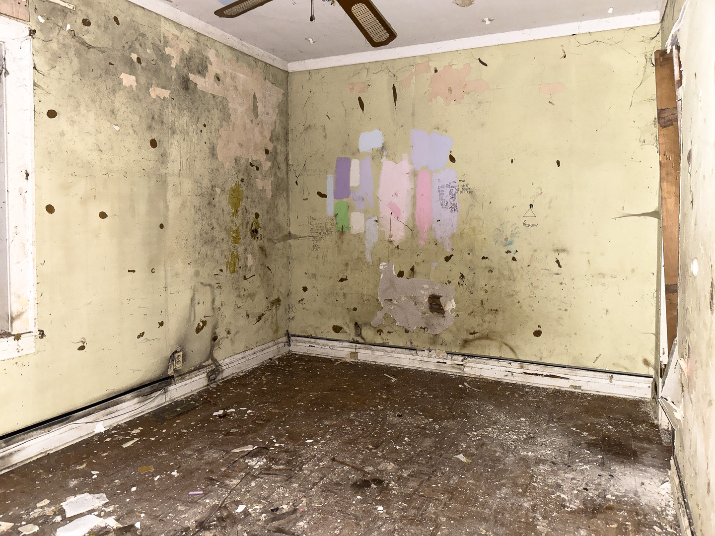 609 East 88th Place Chicago, IL 60619 - Photo 19 of 27 a view of an empty room