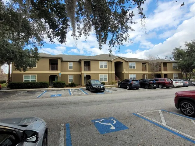 $1,250 | 36137 Lake Chase Boulevard, Unit 201, Zephyrhills, FL 33541