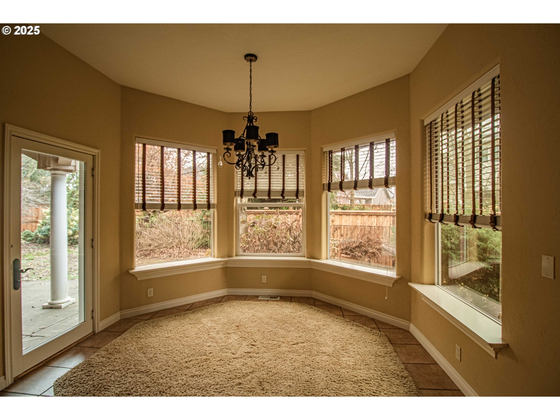 3760 Meadow View Drive Eugene, OR 97408 - Photo 15 of 46 a view of an empty room with a window