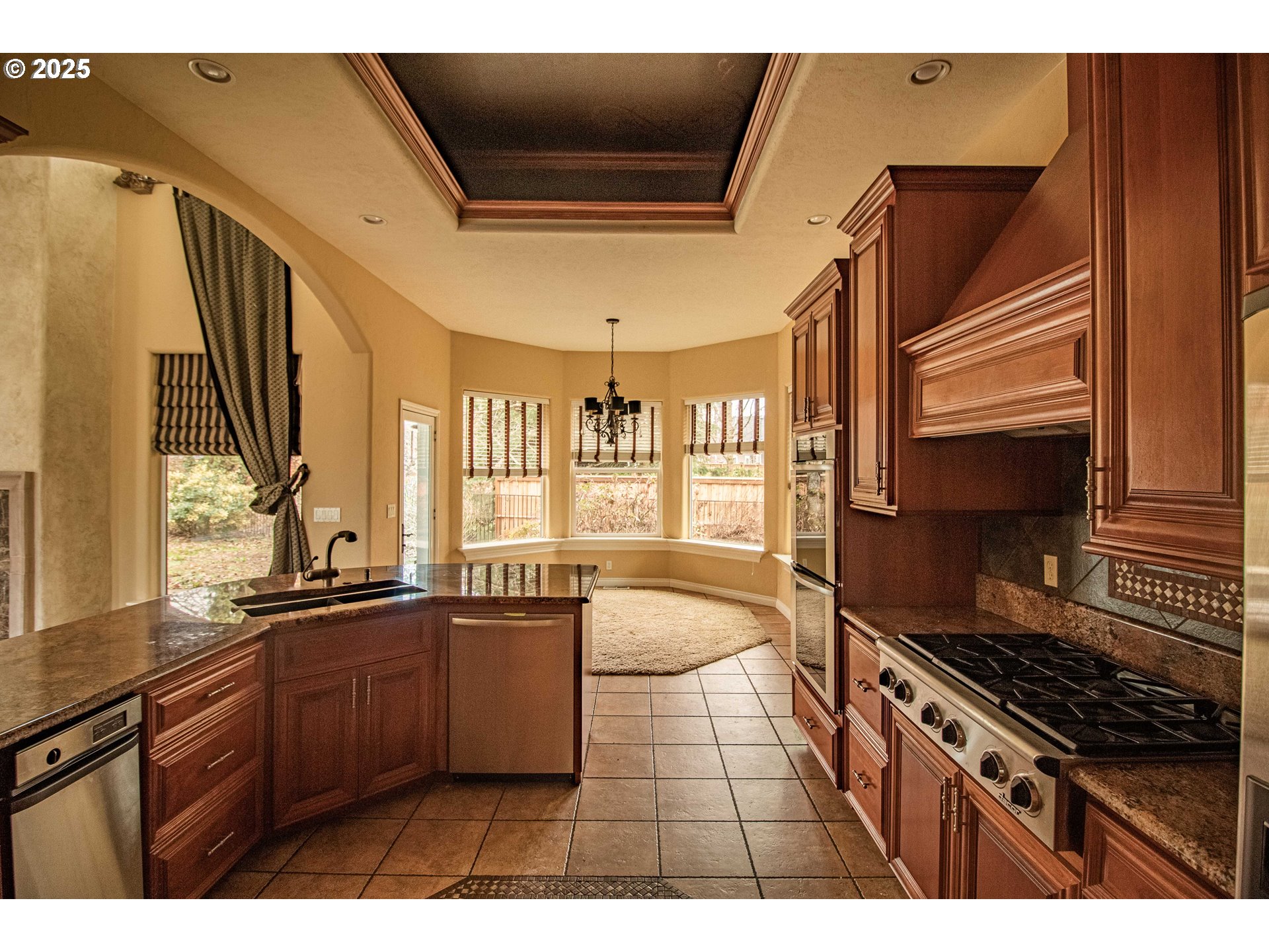 3760 Meadow View Drive Eugene, OR 97408 - Photo 17 of 46 a kitchen with a sink stove and cabinets