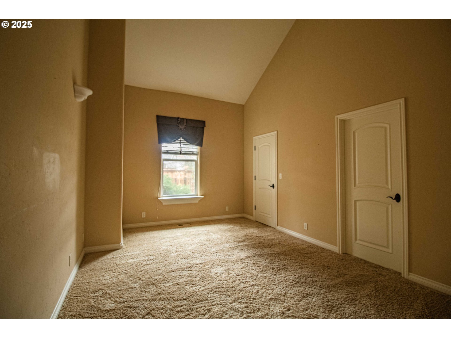 3760 Meadow View Drive Eugene, OR 97408 - Photo 25 of 46 a view of an empty room with window