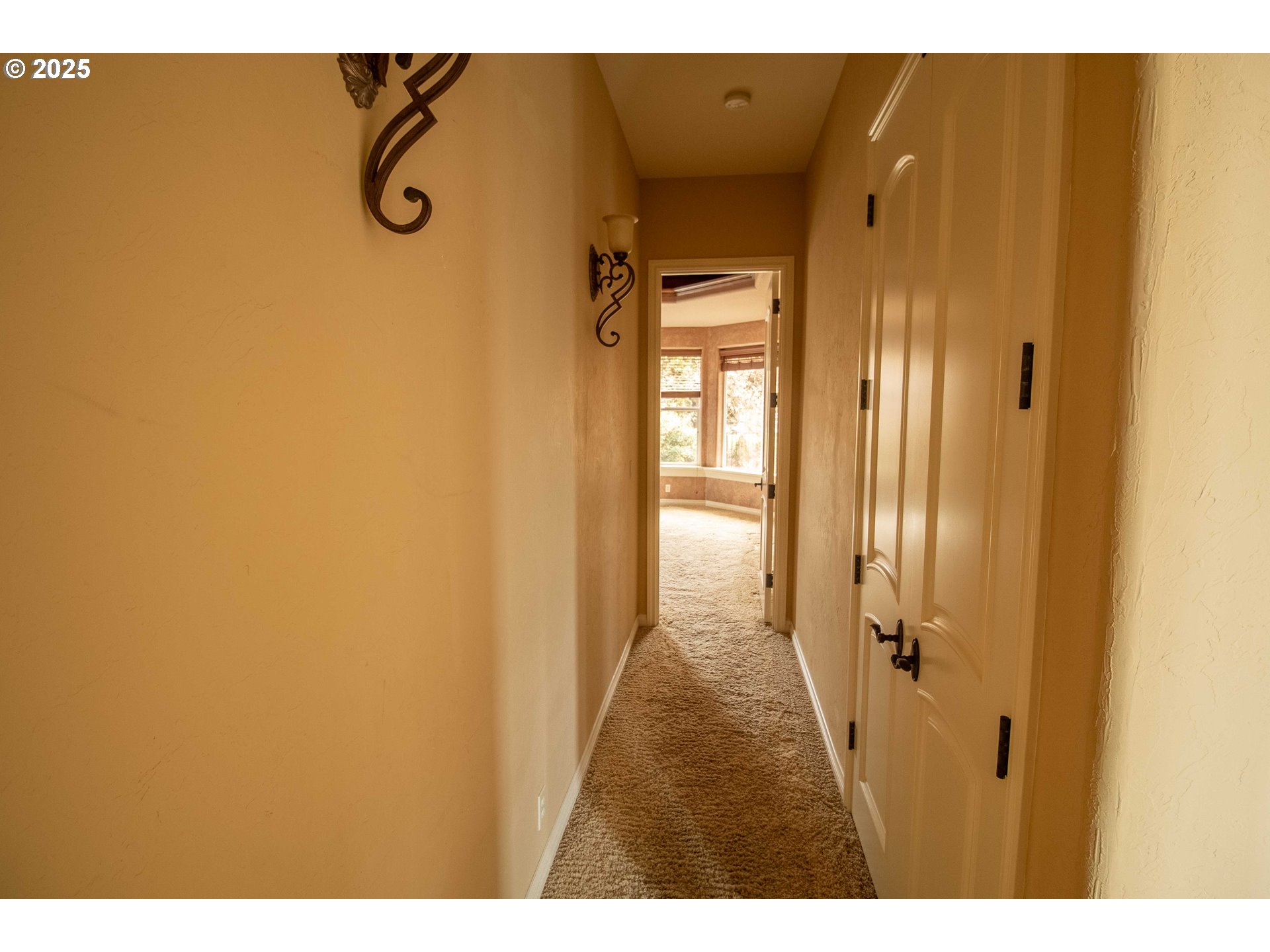 3760 Meadow View Drive Eugene, OR 97408 - Photo 28 of 46 a view of a bathroom
