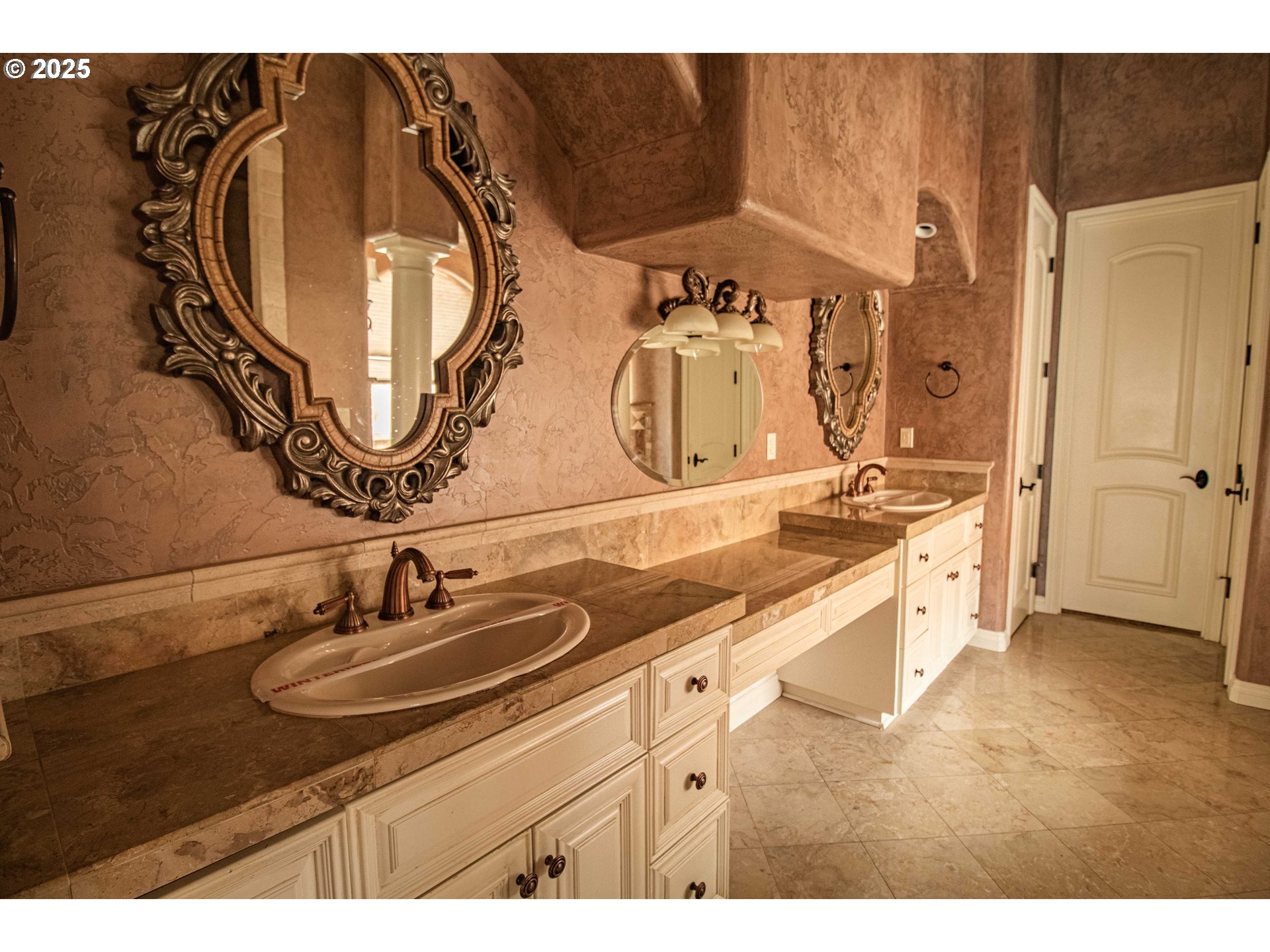 3760 Meadow View Drive Eugene, OR 97408 - Photo 32 of 46 a bathroom with a sink and a mirror