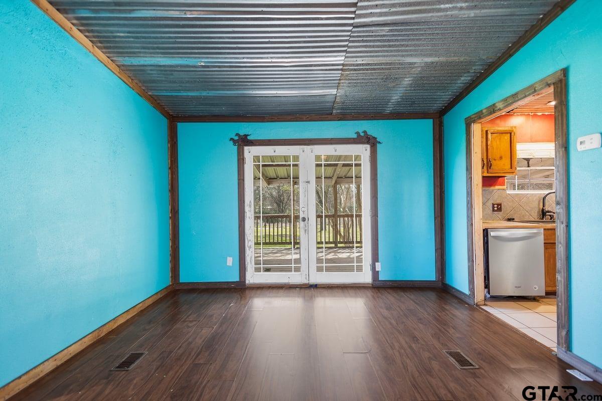 11867 Cherokee Way Lindale, TX 75771 - Photo 9 of 28