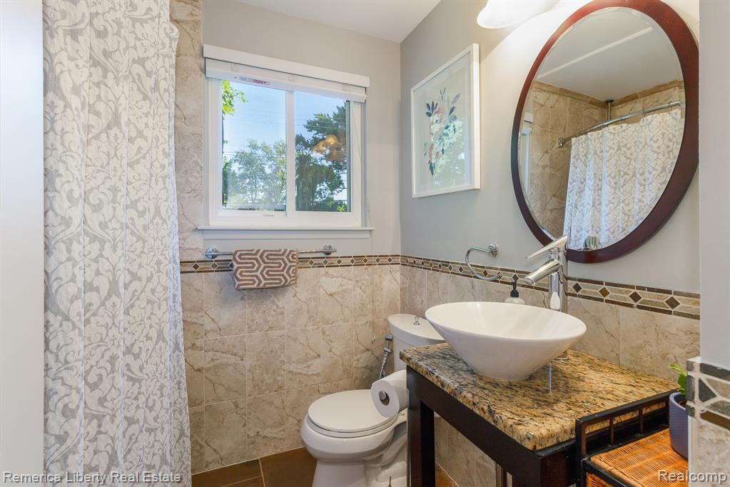 464 Welch Road Northville, MI 48167 - Photo 18 of 28