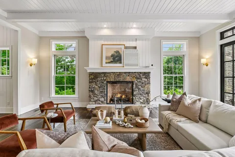 $3,795,000 | 20455 Park Place, Deephaven, MN 55331