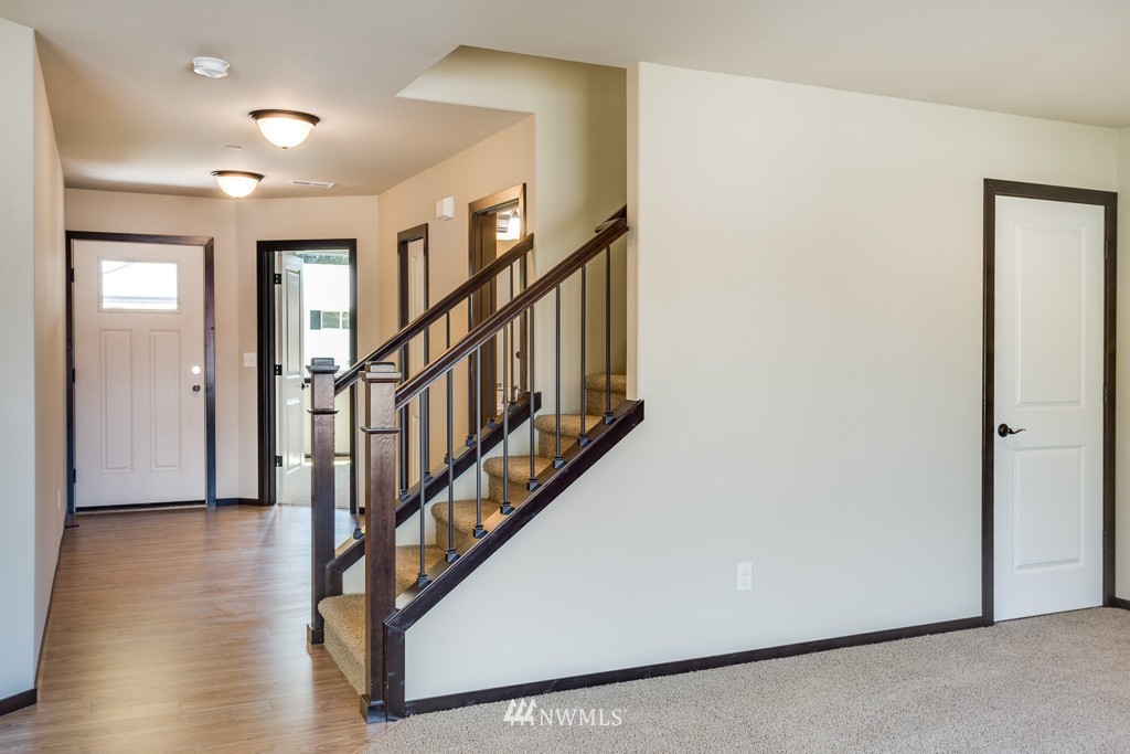 15 Fern Road, Unit A Everett, WA 98203 - Photo 3 of 25