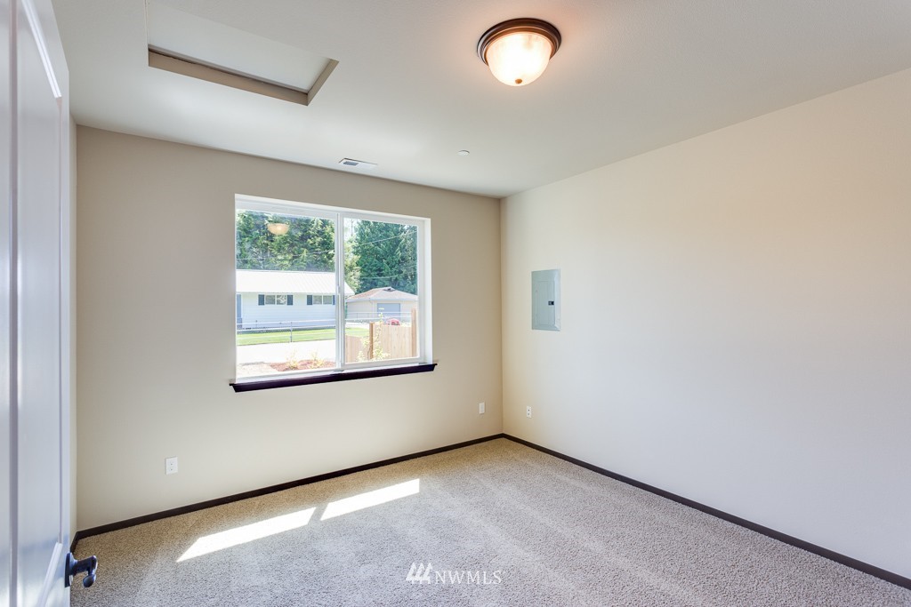 15 Fern Road, Unit A Everett, WA 98203 - Photo 4 of 25