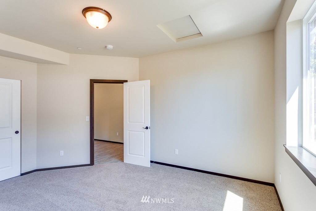 15 Fern Road, Unit A Everett, WA 98203 - Photo 5 of 25