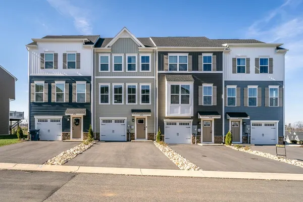 $359,900 | 4512 Fountainbridge Court, Mount Crawford, VA 22841