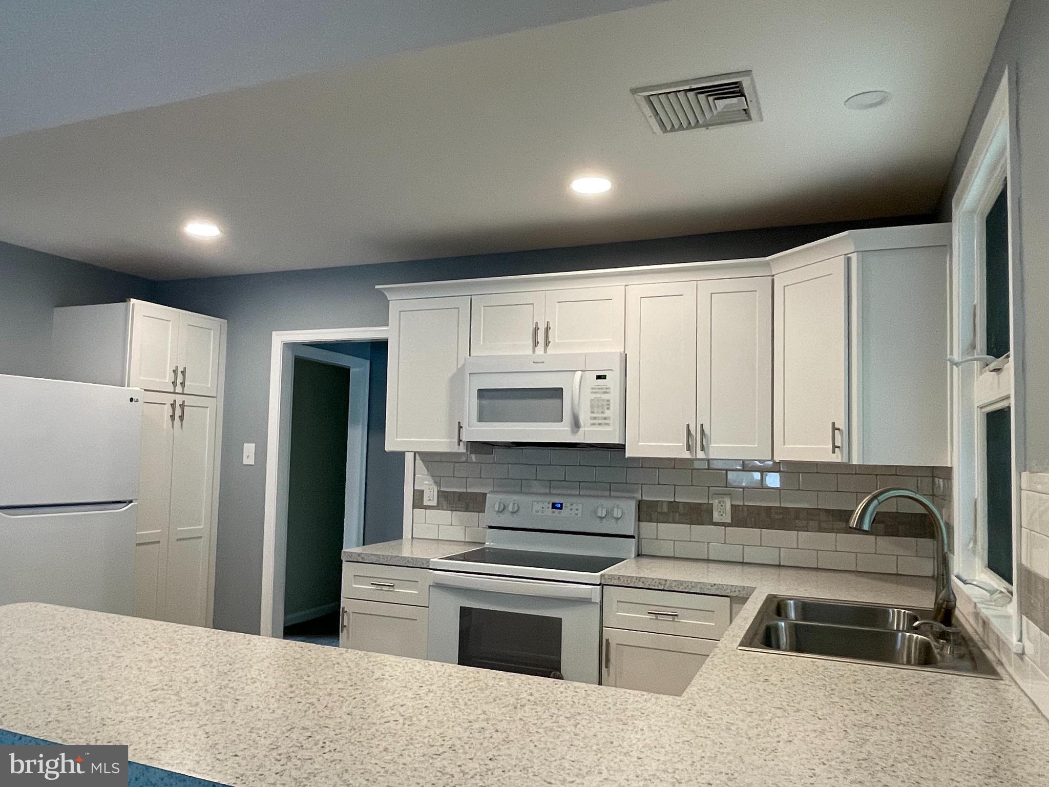 422 Houston Road Ambler, PA 19002 - Photo 4 of 35 Kitchen